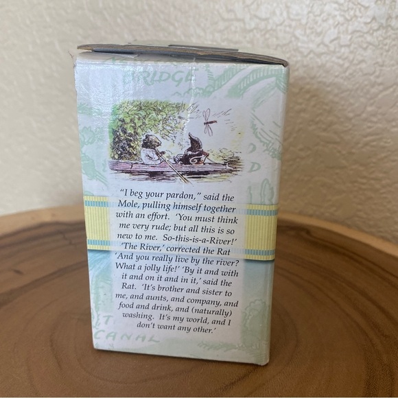 The Wind in the Willows on the River Figurine half egg CVS exclusive in box - Picture 5 of 6